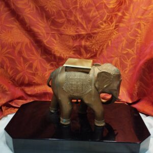 ancien pied de table en résine - éléphant asiatique - statue dorée